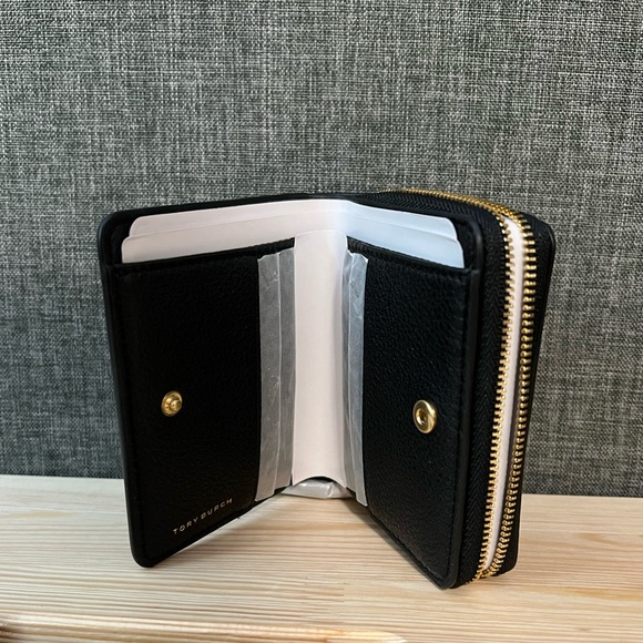 TORY BURCH PERRY BI-FOLD WALLET - Picture 4 of 7